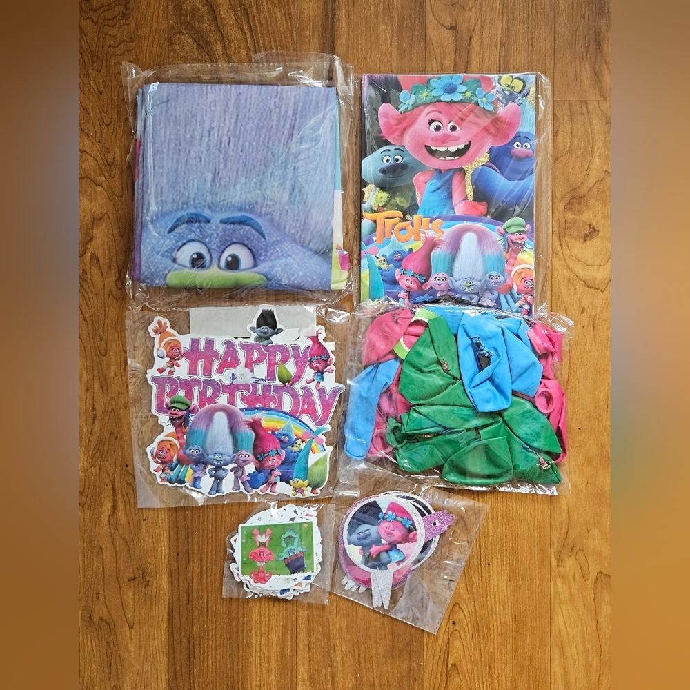 New! Trolls Birthday Party Set with Decorations